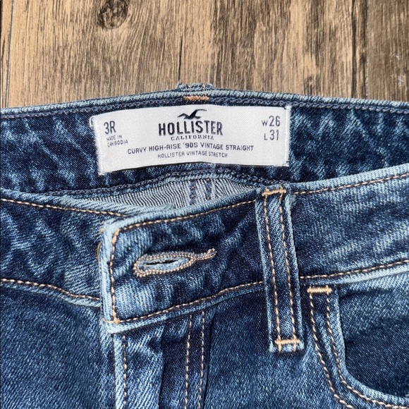 Hollister Womens Curvy High-Rise ‘90s Vintage Straight Jeans - Picture 2 of 4